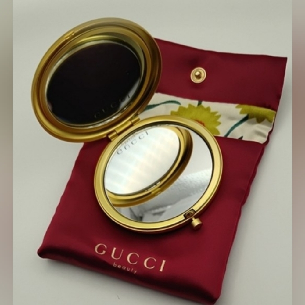 Gucci Floral Compact Mirror With Silk Red With Floral Inside Case - Picture 4 of 6